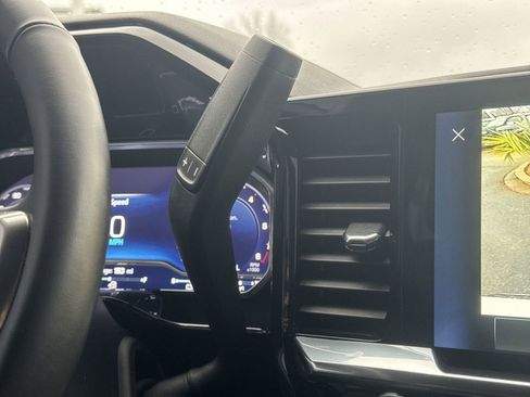 Used 2024 Chevrolet Silverado 1500 LT image 26