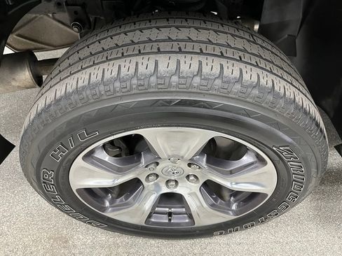 Used 2023 RAM 1500 Laramie AWD/4WD image 17
