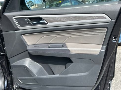 Used 2021 Volkswagen Atlas Cross Sport SE image 29