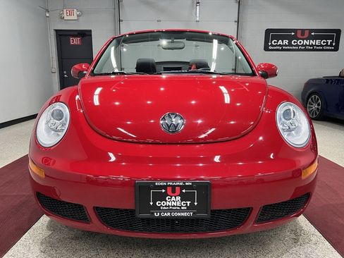 Used 2009 Volkswagen Beetle S image 7