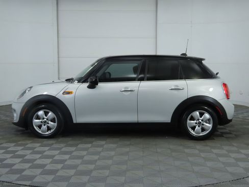 Used 2016 MINI Cooper 4-Door Hardtop image 8