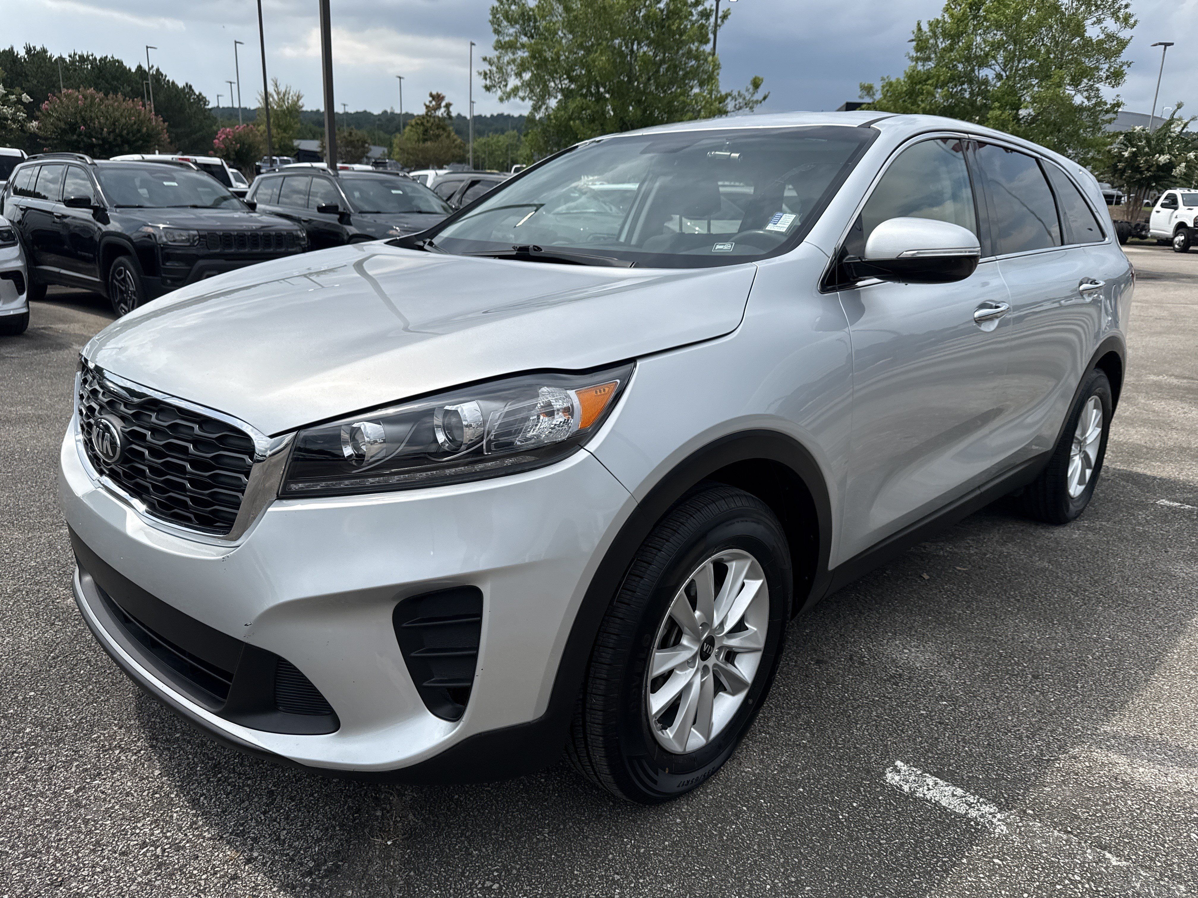 Used 2020 Kia Sorento L FWD image 3