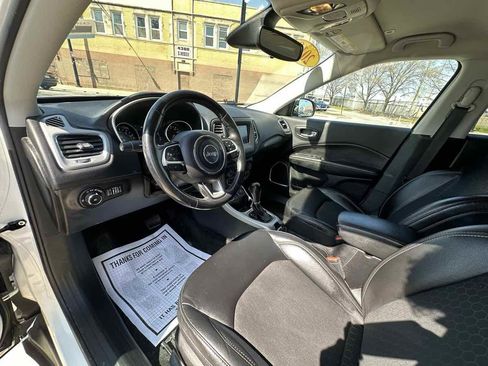 Used 2019 Jeep Compass Latitude image 10