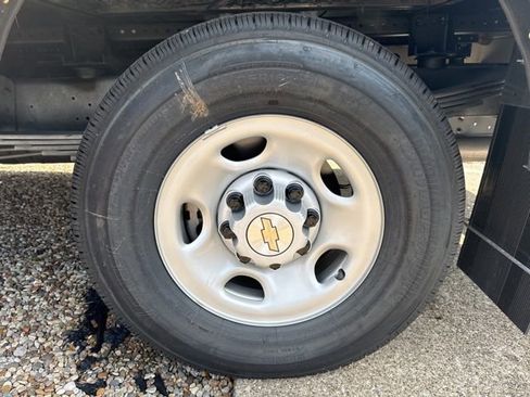 New 2025 Chevrolet Express 3500 Work Van w/ Power Convenience Package image 27