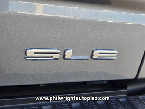 Used 2022 GMC Sierra 1500 SLE w/ Preferred Package image 16