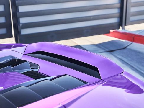 Used 2024 Lamborghini Huracan EVO image 10