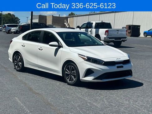 Used 2024 Kia Forte LXS FWD image 7