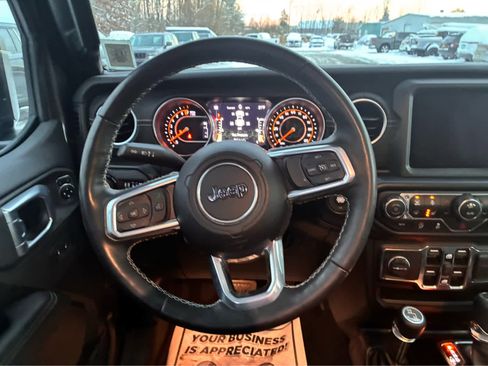 Used 2022 Jeep Gladiator Overland w/ Popular Equipment Package image 11