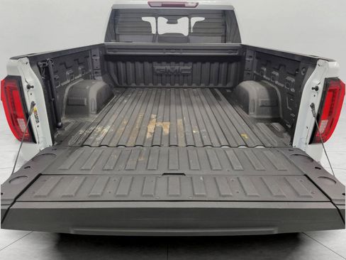 Used 2025 GMC Sierra 1500 AT4 w/ AT4 Premium Package AWD/4WD image 16