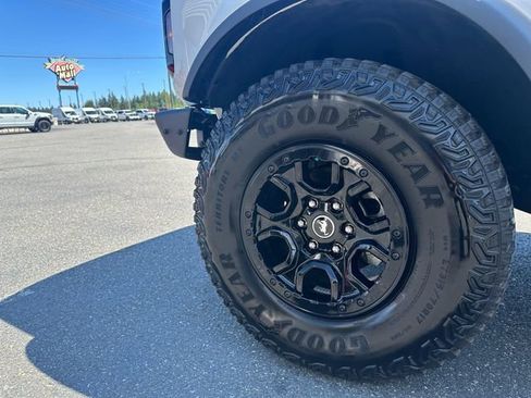 Used 2023 Ford Bronco Wildtrak AWD/4WD image 29