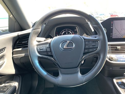 Used 2022 Lexus LS 500 w/ Accessory Package (Z2) image 18