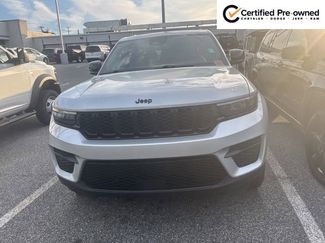 Used 2024 Jeep Grand Cherokee Laredo AWD/4WD video 3