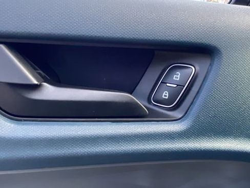 Used 2025 Ford Maverick Lariat w/ Black Appearance Package image 16