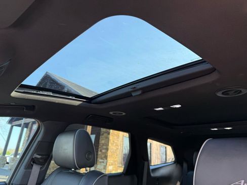 Used 2024 Buick Enclave Avenir w/ Avenir Technology Package image 7