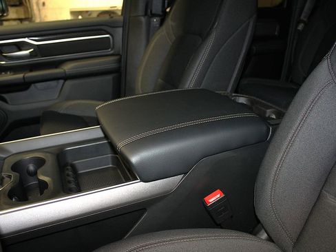New 2026 RAM 1500 4x4 Crew Cab image 24
