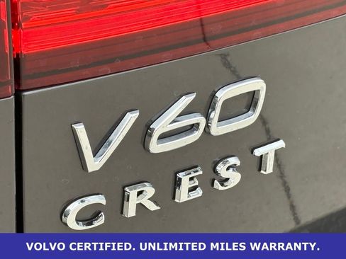 Certified 2025 Volvo V60 B5 Cross Country Plus AWD/4WD image 9