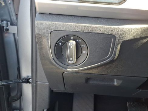 Used 2022 Volkswagen Atlas SE w/ Panoramic Sunroof Package image 26