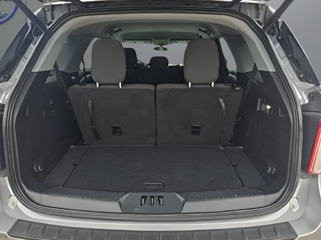 Used 2021 Ford Explorer XLT AWD/4WD image 16