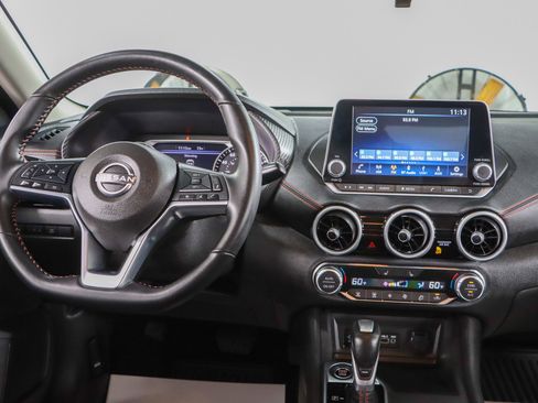 Used 2025 Nissan Sentra SR image 17