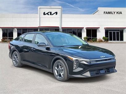 New 2025 Kia K4 LXS