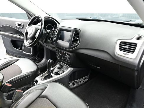 Used 2020 Jeep Compass Latitude AWD/4WD image 27