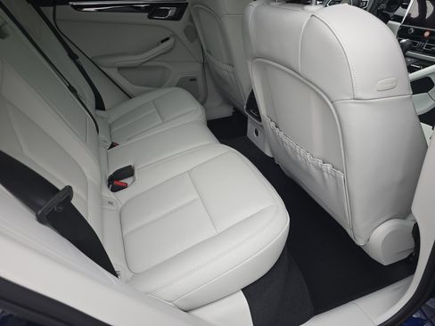 New 2026 Porsche Macan image 14
