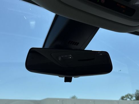 Used 2019 Buick Enclave Essence FWD image 22