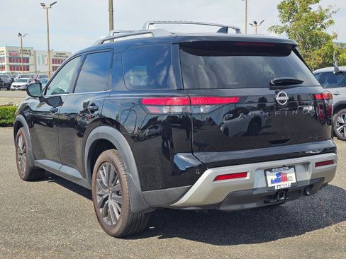 Used 2024 Nissan Pathfinder SL w/ SL Premium Package AWD/4WD image 5
