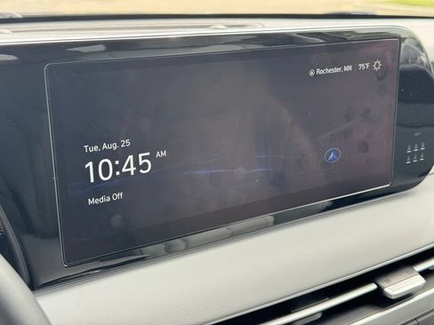 Used 2024 Hyundai Palisade SEL AWD/4WD image 3
