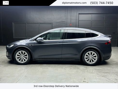 Used 2018 Tesla Model X 75D image 3
