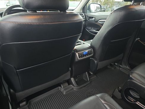 Used 2018 Toyota Highlander Limited Platinum image 19