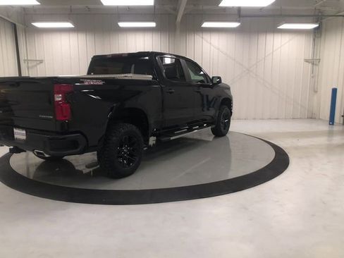 Used 2019 Chevrolet Silverado 1500 Custom Trail Boss w/ Infotainment Package AWD/4WD image 8