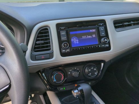 Certified 2017 Honda HR-V LX image 13