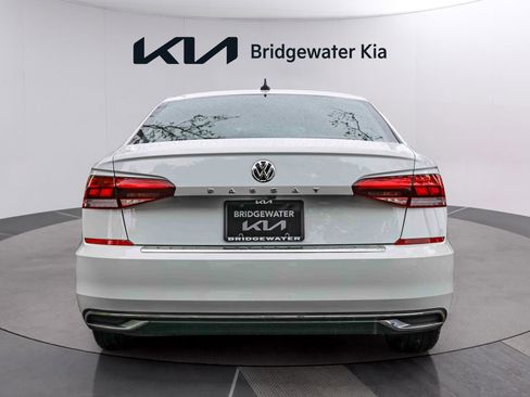 Used 2021 Volkswagen Passat 2.0T SE FWD image 5