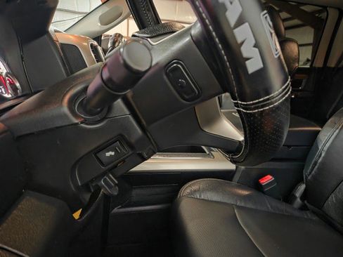 Used 2015 RAM 2500 Laramie w/ Black Appearance Group image 39