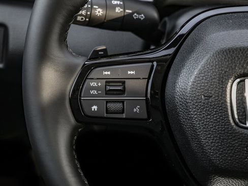 New 2025 Honda Pilot Touring image 13