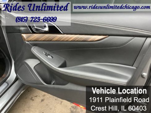 Used 2017 Nissan Maxima Platinum image 32