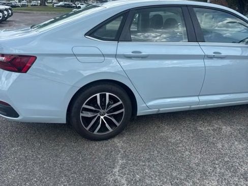Used 2025 Volkswagen Jetta SE w/ Sunroof Package FWD image 12