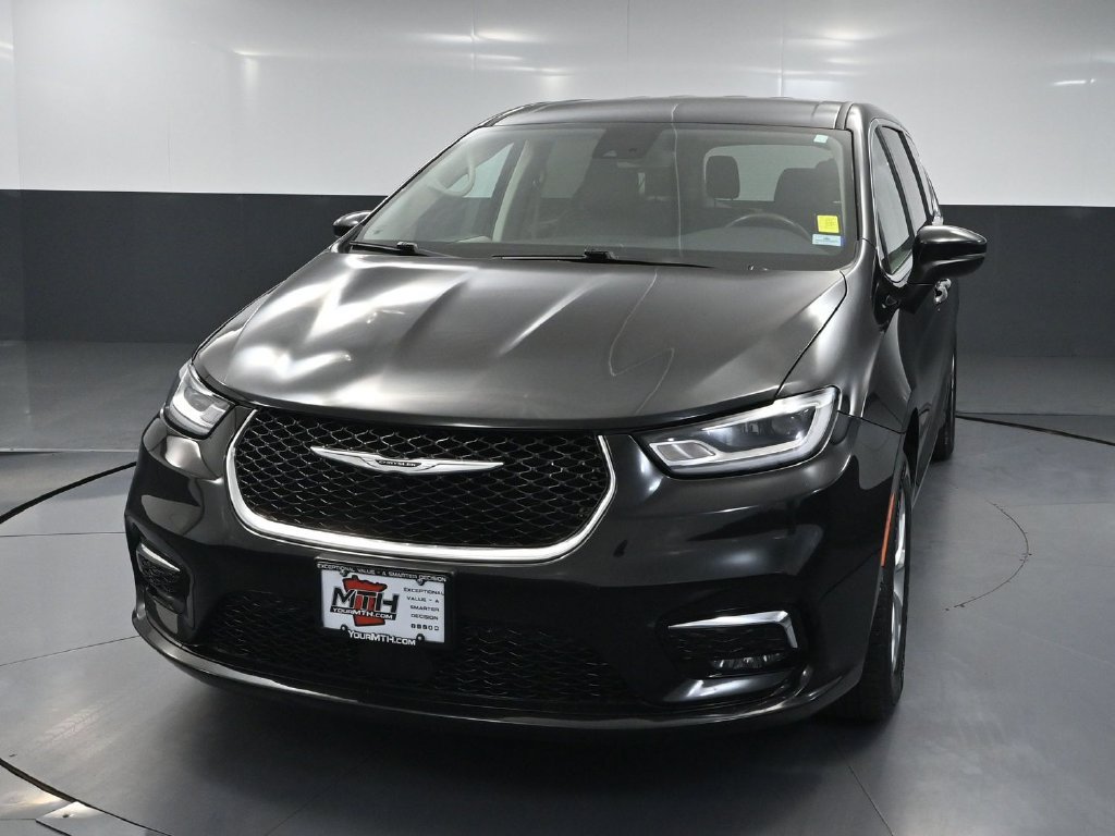 Used 2023 Chrysler Pacifica Touring-L AWD/4WD image 9