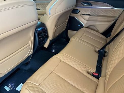 New 2026 Jeep Grand Cherokee Summit AWD/4WD image 9