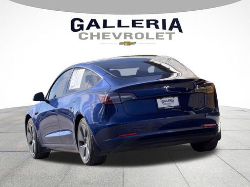Used 2021 Tesla Model 3 Standard Range Plus image 4