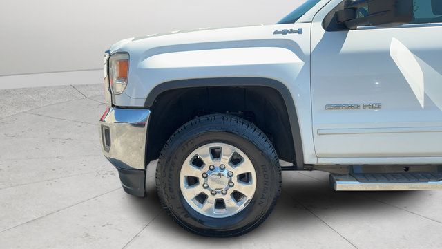 Used 2015 GMC Sierra 2500 SLE AWD/4WD image 2