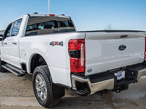 Used 2023 Ford F250 Lariat w/ Chrome Package image 3