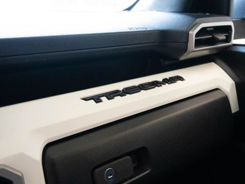 Used 2024 Toyota Tacoma TRD Off-Road AWD/4WD image 31