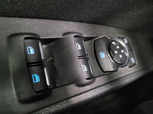 Used 2018 Ford Fusion SE image 27