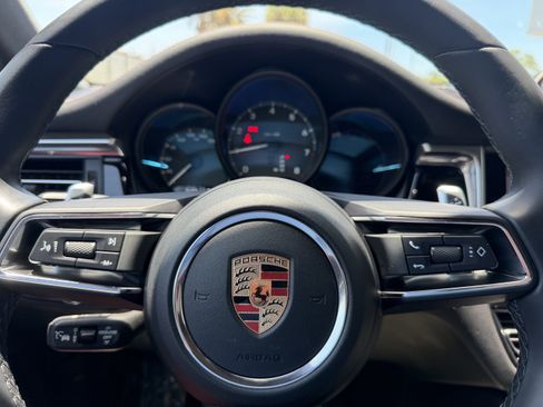 Certified 2023 Porsche Macan AWD/4WD image 34