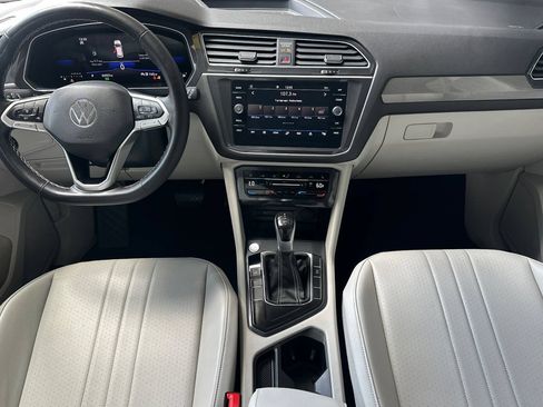 Used 2023 Volkswagen Tiguan SE FWD image 13