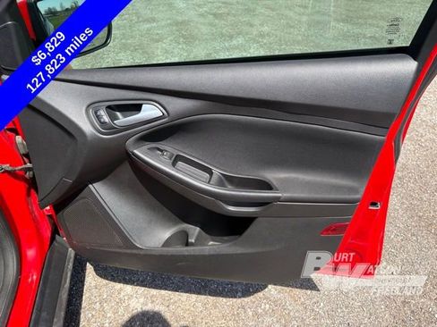 Used 2017 Ford Focus SE FWD image 28