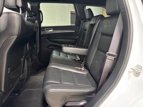 Used 2020 Jeep Grand Cherokee Limited AWD/4WD image 28
