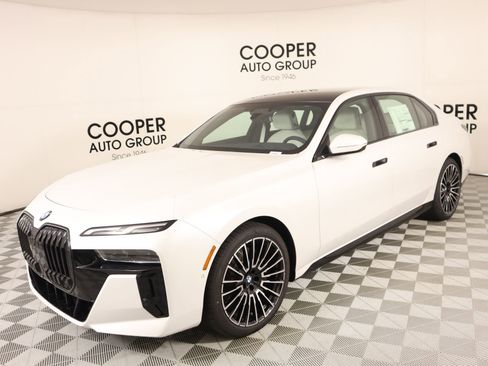 New 2026 BMW 740i RWD image 10